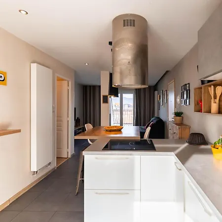 Le 12 - Center Apartment *